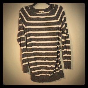 Maternity tunic sweater